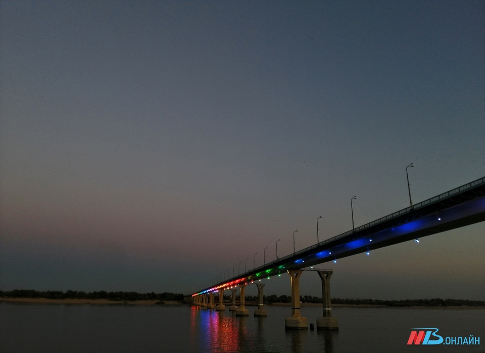 После ЧП в Крыму мост через Волгу в Волгограде взяли под усиленную охрану